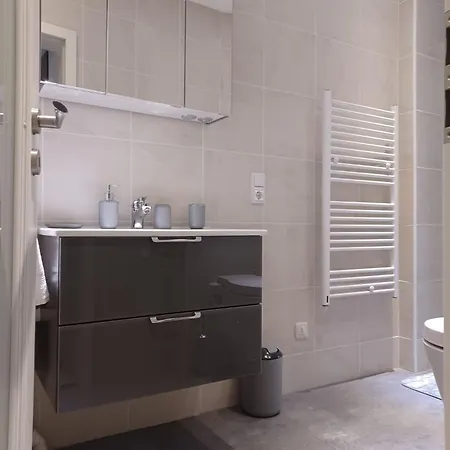 Luxus Janina * 摩泽尔河畔的泽尔