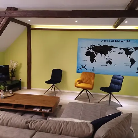 Luxus Janina * 摩泽尔河畔的泽尔